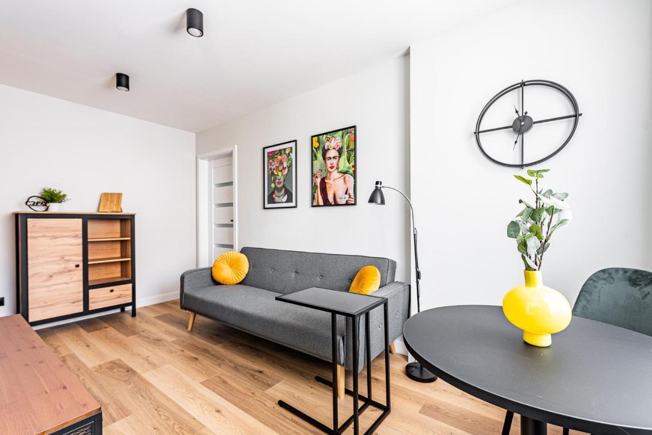 Apartment Frida Katowice Ligota Near Hospitals & Sum Exteriör bild