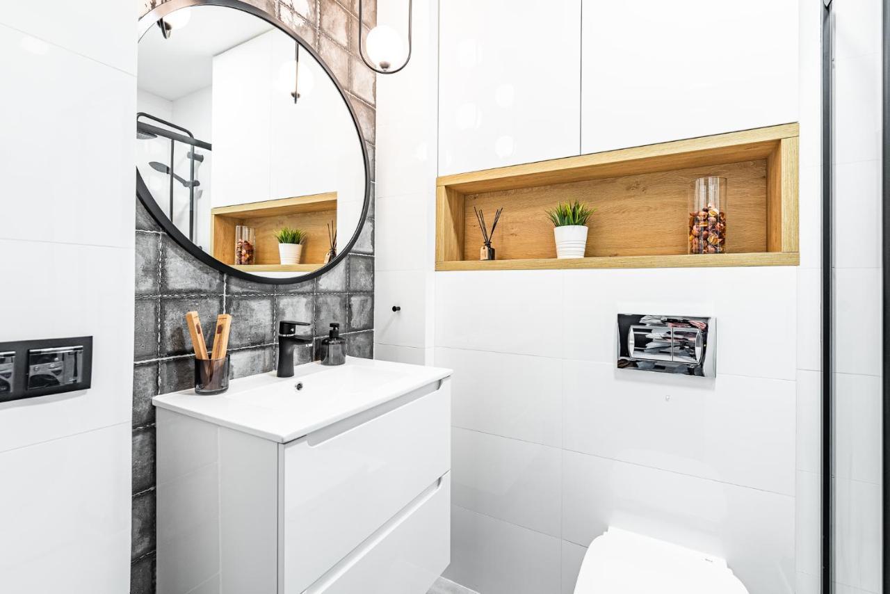 Apartment Frida Katowice Ligota Near Hospitals & Sum Exteriör bild